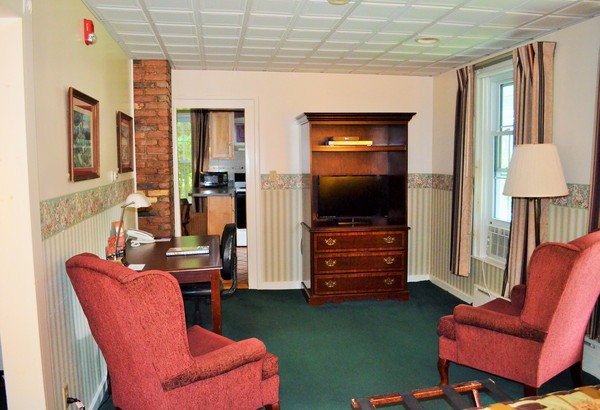 Downstair Suite 116 Photo 11