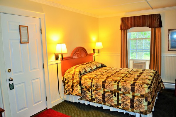 Upstairs Suite 117 Photo 11