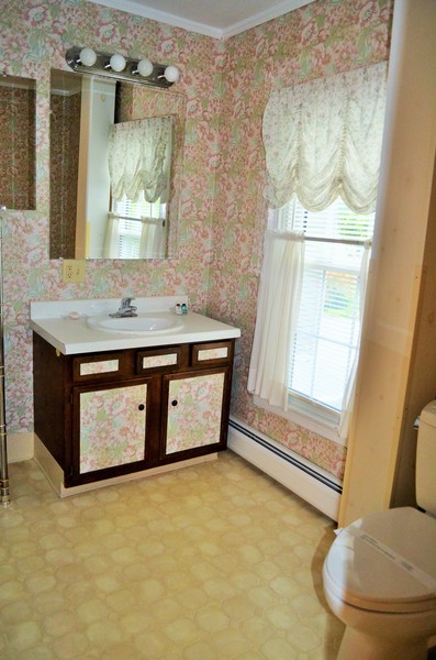 Upstairs Suite 117 Photo 9