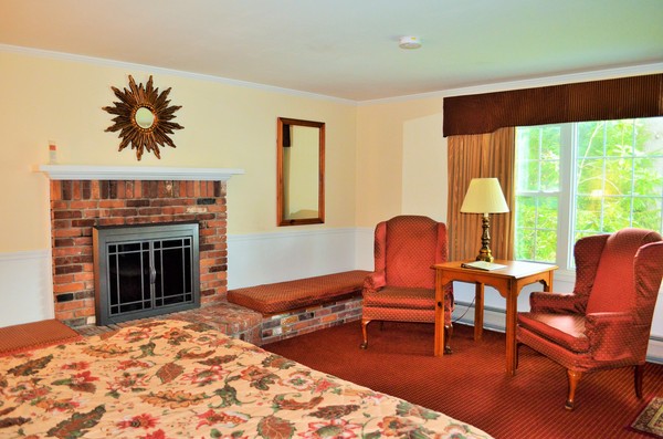 Deluxe Room One King Bed Photo 3