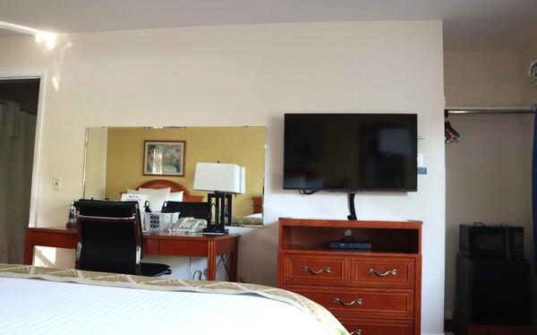 Room with Two Queen Beds Photo 6