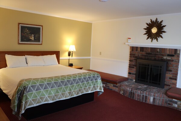 Deluxe Room One King Bed Photo 1