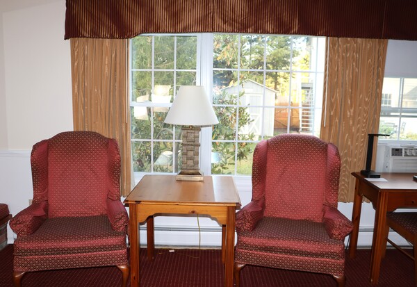 Deluxe Room One King Bed Photo 4