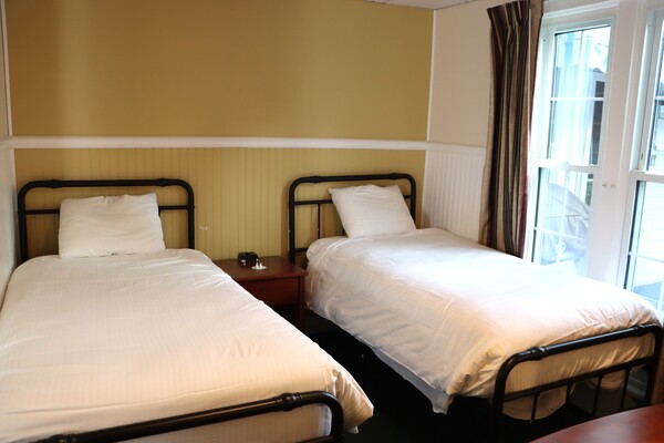 Downstair Suite 116 Photo 3