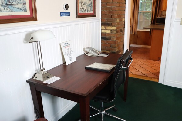 Downstair Suite 116 Photo 9