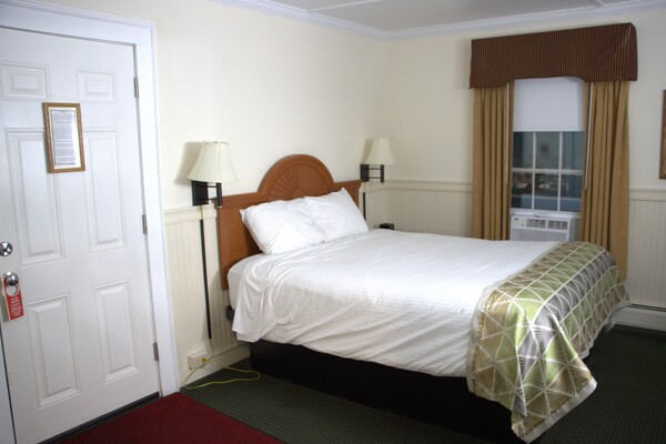 Upstairs Suite 117 Photo 8